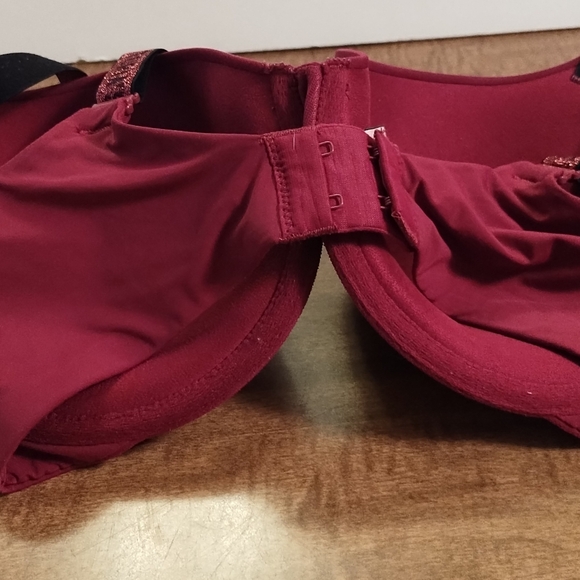 Victoria's Secret bra, size 34DD - Picture 3 of 4